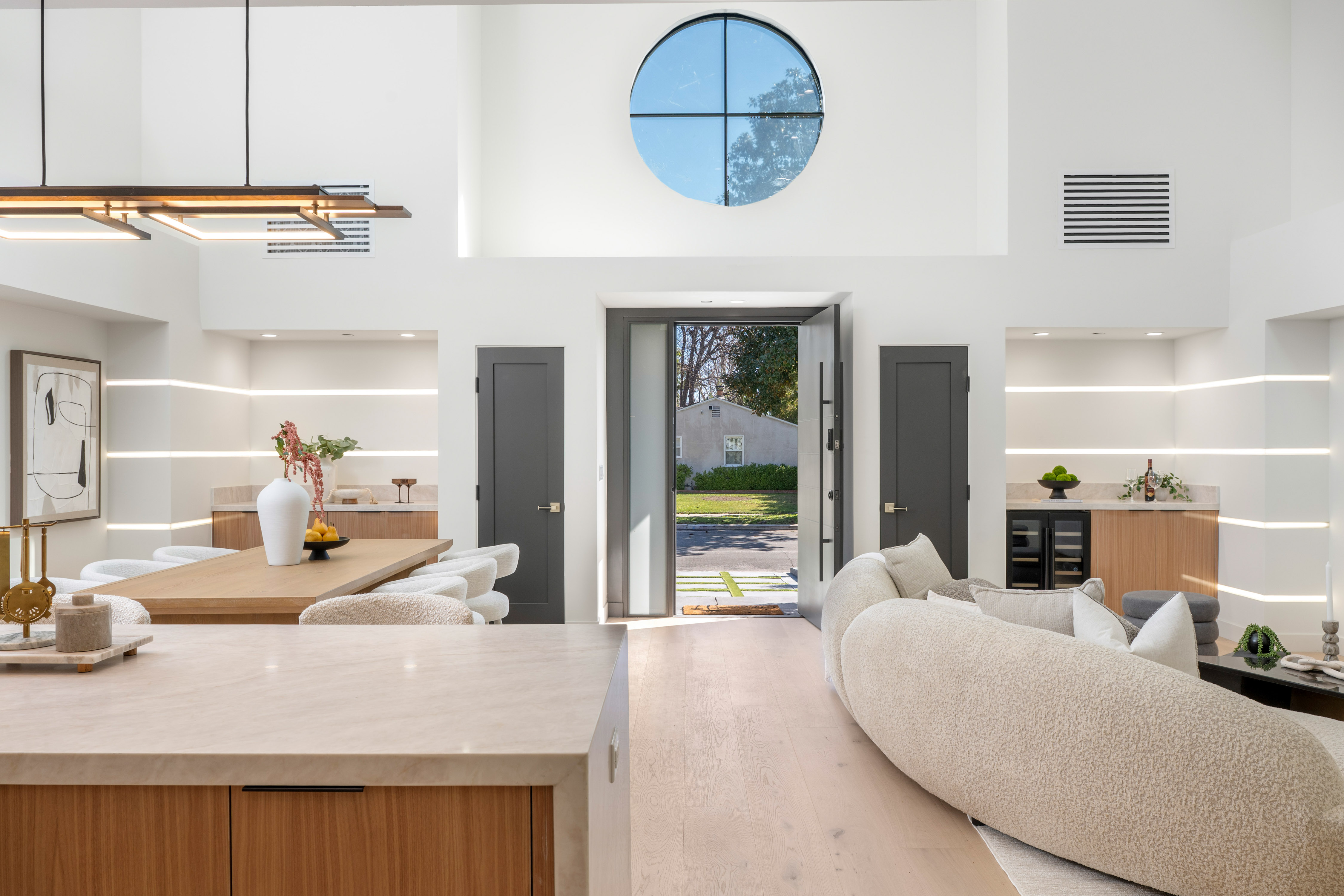 North Hollywood - Image 4